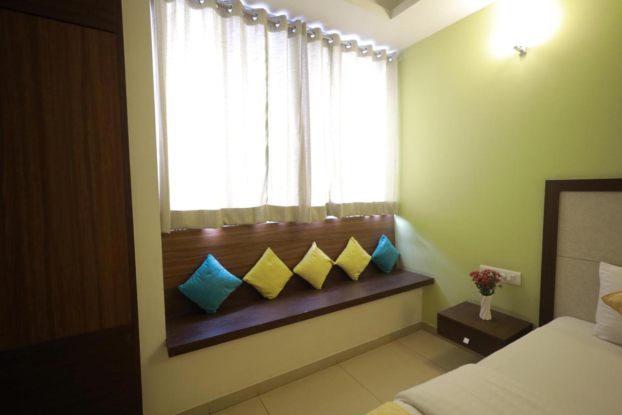 Ixora Suites Bangalore Dış mekan fotoğraf