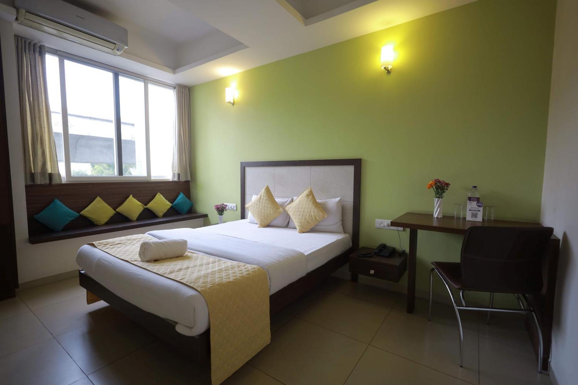 Ixora Suites Bangalore Dış mekan fotoğraf